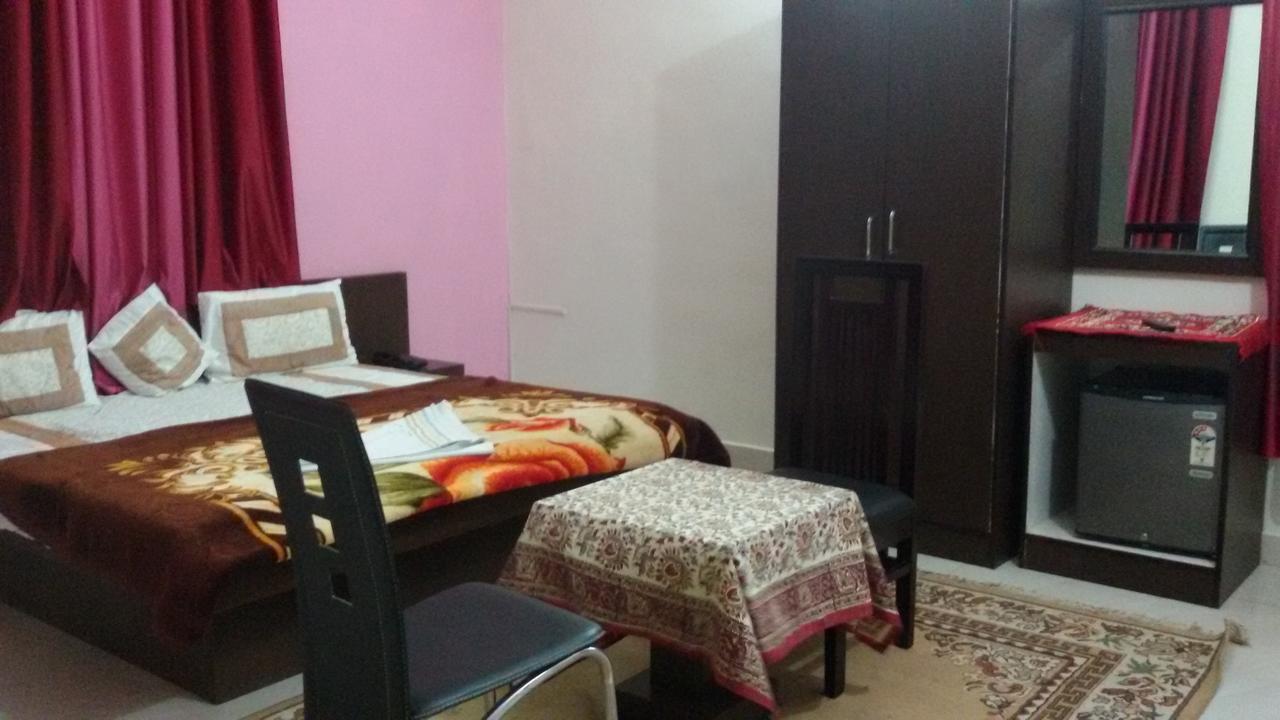 Mannat Residency Hotel